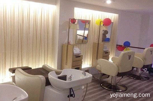 养发护发店加盟哪家好？养发师海娜植物养发馆加盟怎样