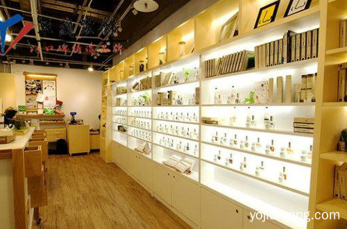 加盟化妆品连锁店小资怎样？化妆品连锁店加盟注意事项如何