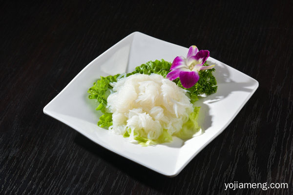 重庆品牌火锅加盟连锁：想要开好火锅加盟店还得看山城小龙女火锅！