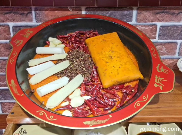 黄记宋城火锅：关于重庆火锅底料的制作技巧