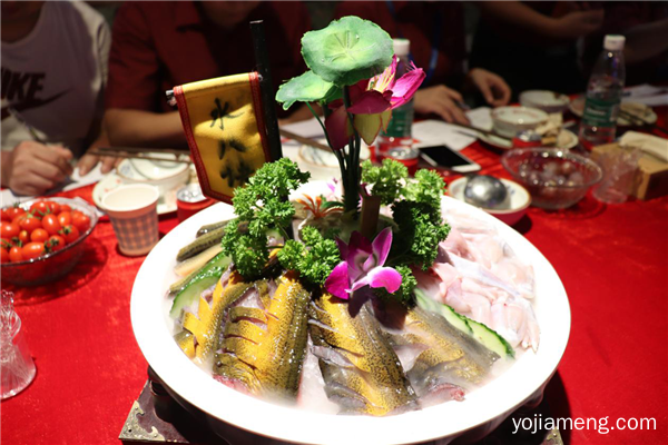 重庆有名的火锅店，“打卡”集聚地