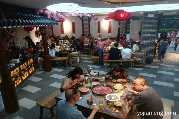 臻火锅开店经营 店面形象很重要