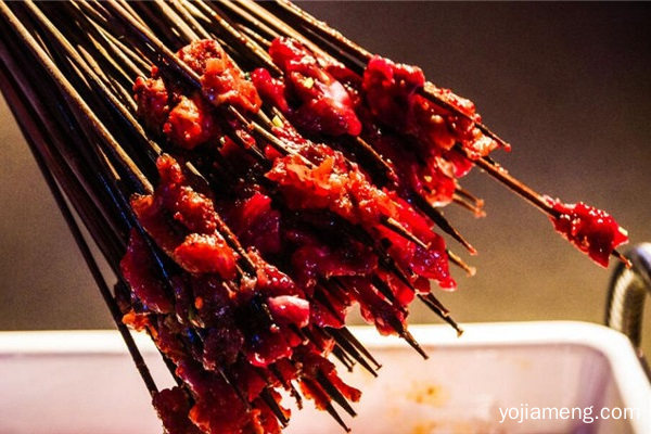 唐记煌串串香加盟：教你如何轻松经营好一家串串香店