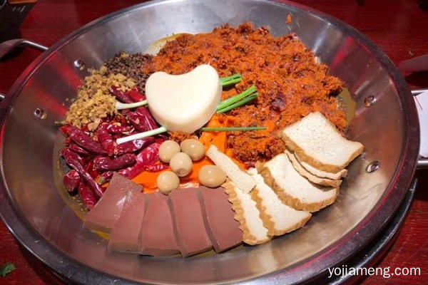 谭鸭血老火锅：贴心扶持，助力快速入门，轻松开店