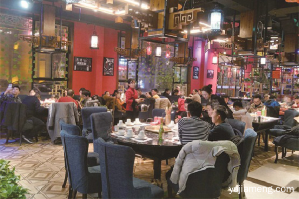 火锅加盟店选择哪个地段好？这些位置让你离成功更近一步！