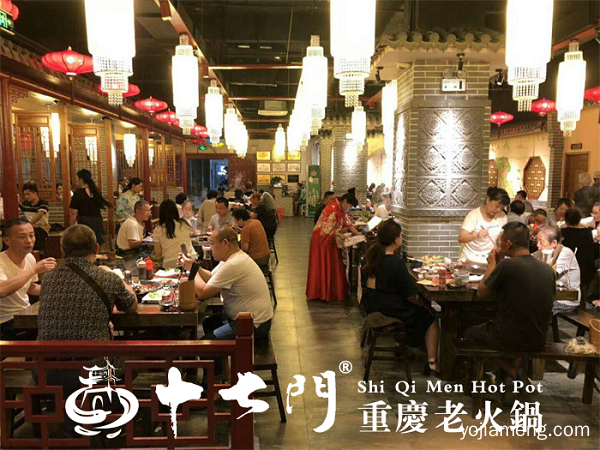 重庆火锅连锁加盟店：规范经营模式就看十七门