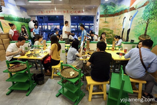 智慧之选加盟串串火锅连锁店 选品牌就要选择班花麻辣烫