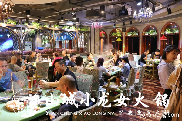 重庆火锅连锁加盟店：如何进行店铺装修