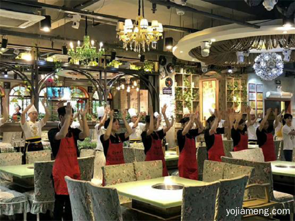重庆火锅全国连锁：重庆情满山城火锅个性化与标准化结合！