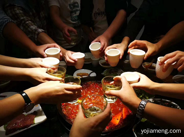 想赶紧一饱口福？这家火锅店吸引无数人打卡