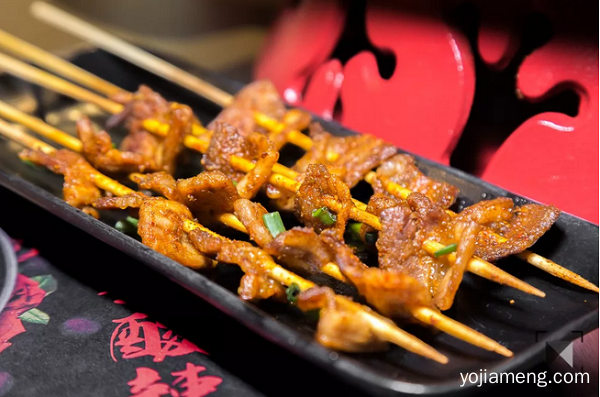 蛙三泡椒牛蛙，见人安利的精致小食