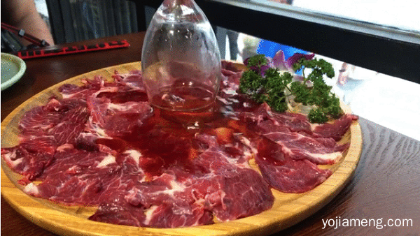 九格红老火锅：热8来啦！用火锅＋冰啤对抗高温！