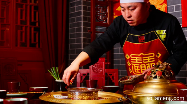 九格红老火锅，新派风格，重新定义成都味道