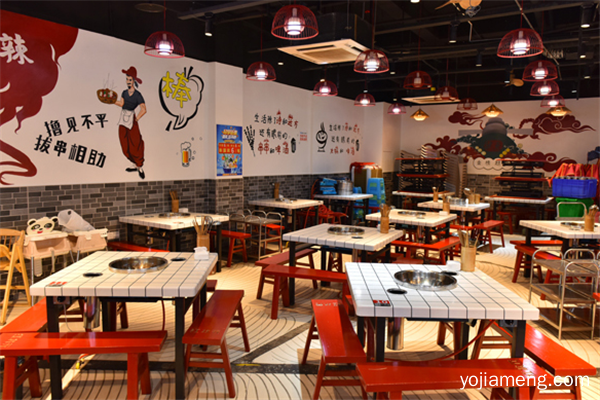红状元火锅串串，串串体验新升级，门店络绎不绝