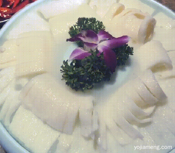 抓住夏天的小尾巴，你一定不要错过重庆山城小龙女火锅店