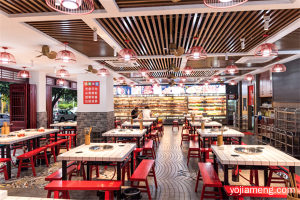 红状元火锅串串，串串体验新升级，门店络绎不绝