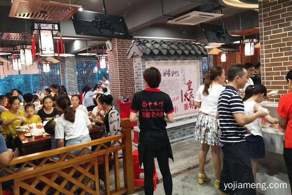 重庆正宗火锅加盟：签约十七门，开店等于成功