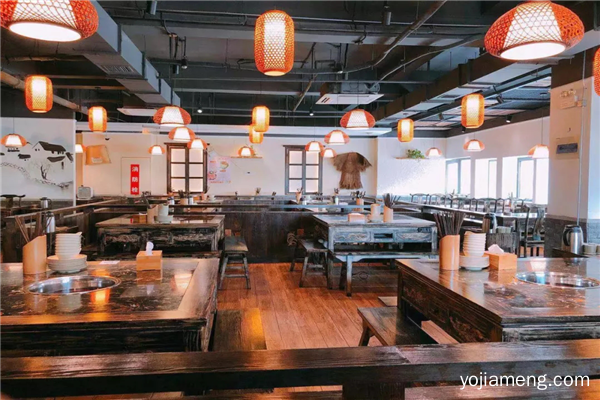 开一家重庆火锅加盟店怎么样？加盟龙江码头火锅开店不愁