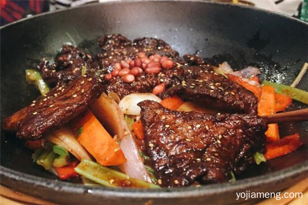 麻辣香锅味道棒 福牛座牛肉香锅等你品尝