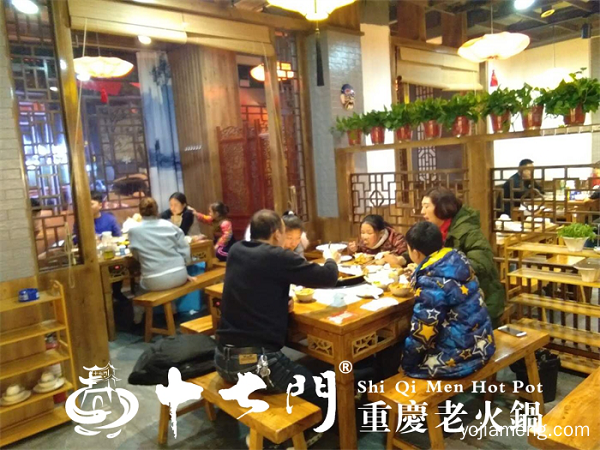 开一家重庆火锅加盟店多少钱？十七门智慧之选估算结果