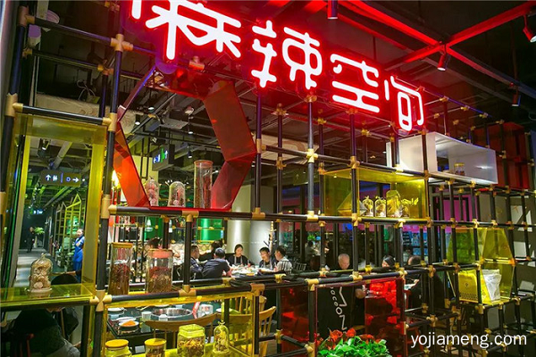 麻辣空间：火锅加盟店在装修注意事项