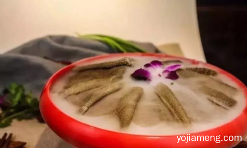 重庆火锅哪家好吃？卡卡角角也挡不住它的人气！