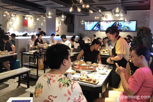 加盟牵肠挂肚市井火锅店一共需要多少钱