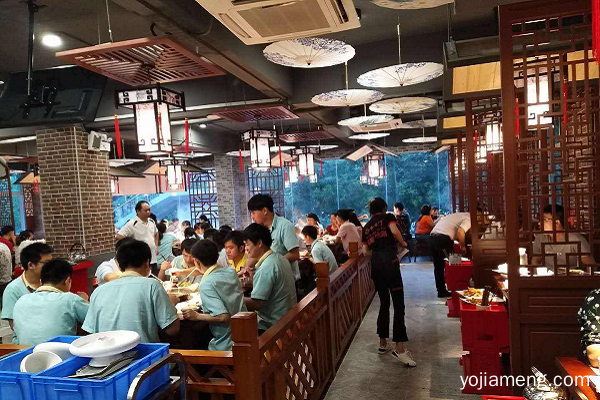重庆正宗火锅加盟：签约十七门，开店等于成功