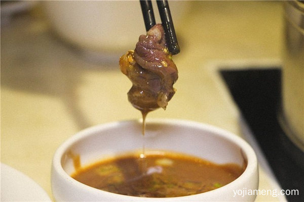 叁哩囤霸王牛肉火锅 适合在县城开店吗