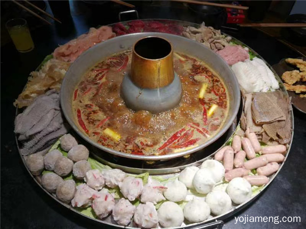 MHE小蒙酸菜火锅让吃货闻风出动