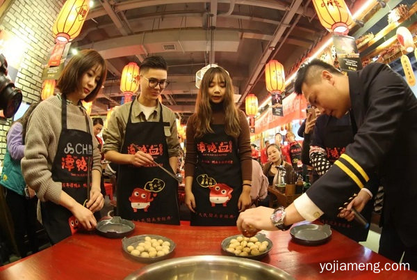 这回事情整大了！拦不住！谭鸭血真的上天了！