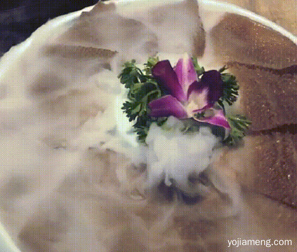 抓住夏天的小尾巴，你一定不要错过重庆山城小龙女火锅店