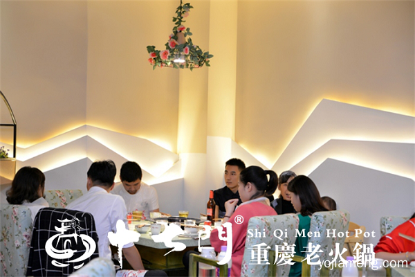 开一家重庆火锅加盟店多少钱？准备32-55万就能开店