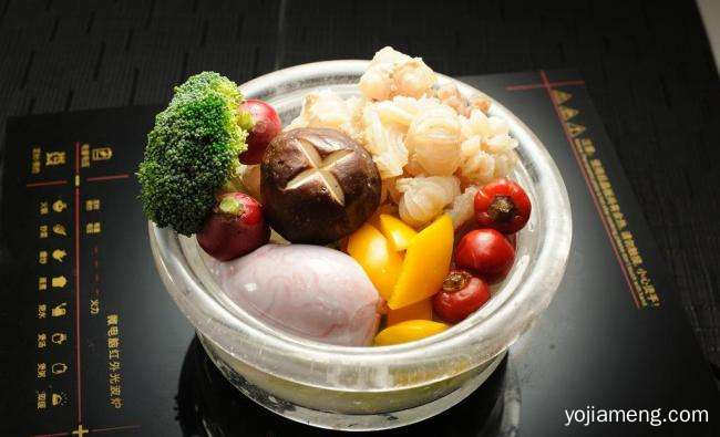 老板凳火锅：灌洲之味，传承巴蜀文化