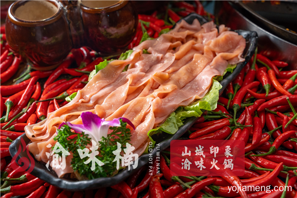 重庆比较火的火锅店是哪家？四季的火锅店