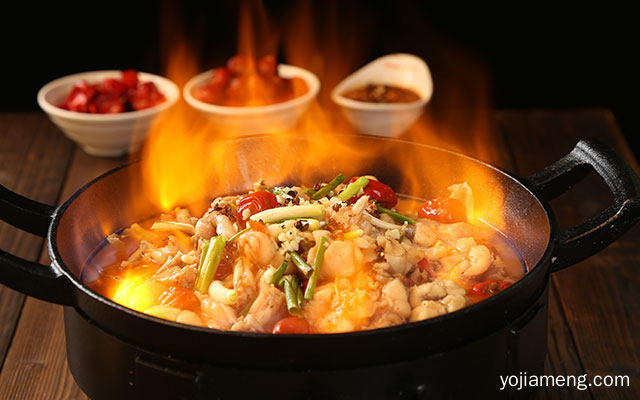 魔火厨炭火干锅火锅怎么加盟 加盟优势有哪些