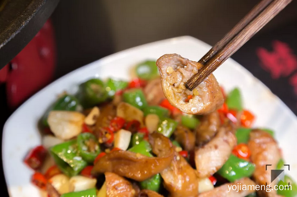 蛙三泡椒牛蛙，见人安利的精致小食