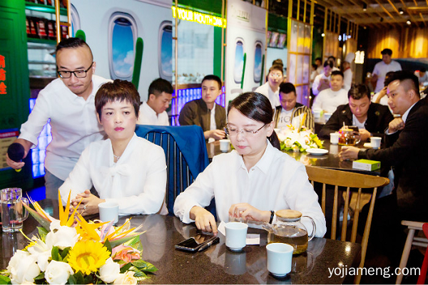 麻辣空间携手940味觉评审团直播：“食肆无疆”全国各地怎样吃清油火锅？