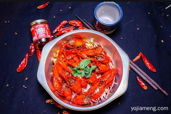 囍辣老火锅有特色吗 加盟生意好吗