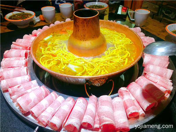 美食味蕾密码蒙哈儿酸菜火锅