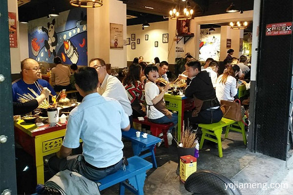 串串店怎么经营会红火 签年时光串串香传授经验