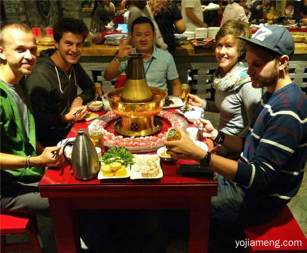 重庆美食哪家强，小蒙铜锅陪你尝！