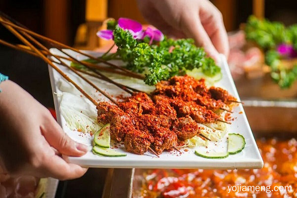 开成都里火锅店的前期智慧之选大不大