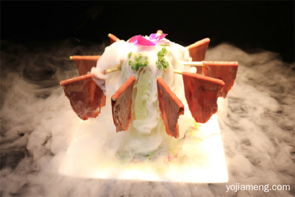 爱在七夕，情满山城：狗粮不够吃，就让麻辣火锅来凑数！