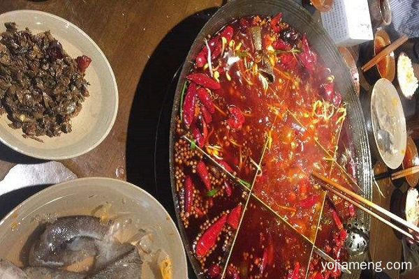 何为老火锅？临江门记忆带你领略独特火锅风味