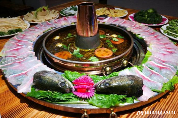 蒙哈儿小蒙酸菜铜锅，食用安心一座难求，创业随心所欲