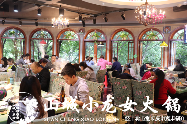 重庆十大火锅店加盟：网红火锅品牌PK老牌火锅品牌