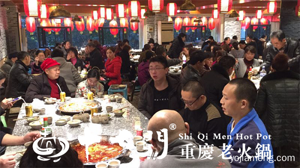 重庆火锅连锁加盟店：规范经营模式就看十七门