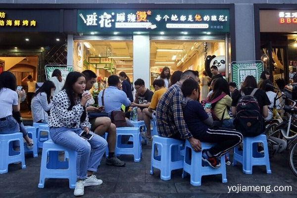 班花麻辣烫串串火锅加盟合同一般是几年的