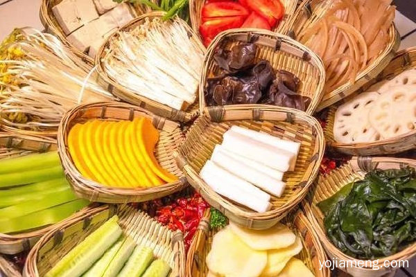 三搭火市井火锅火锅店有哪些美食吸引顾客